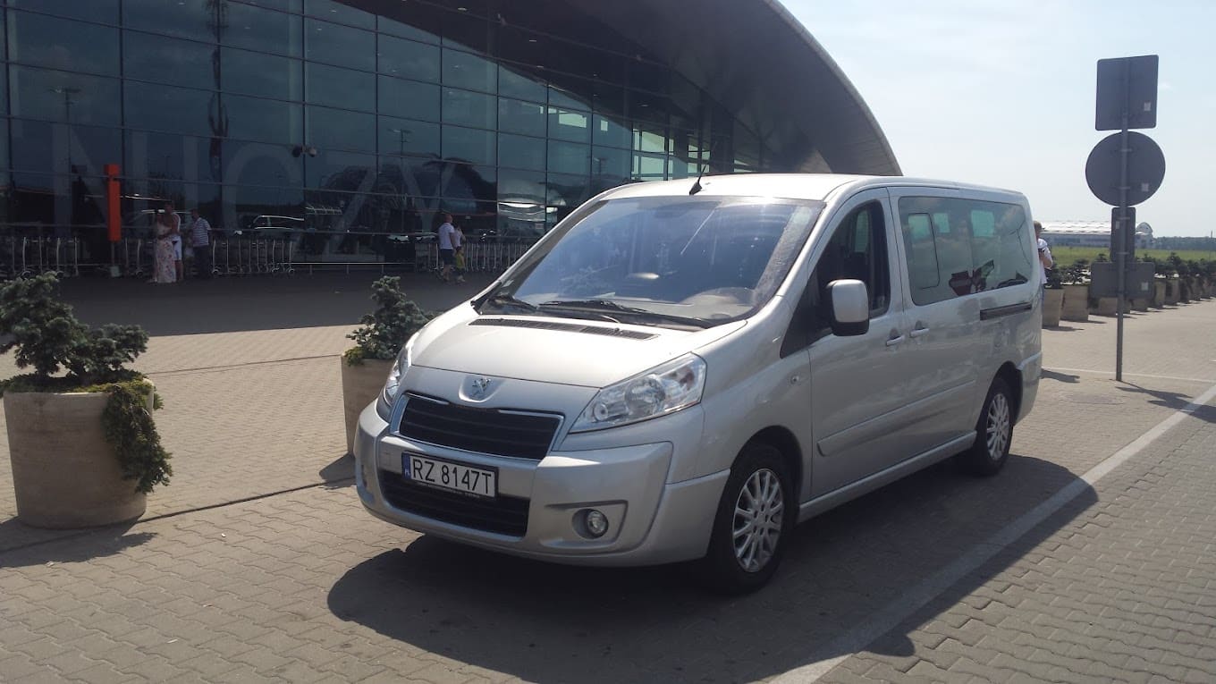 Zdjęcie parkingu Jasionka Parking | Auto Park Rzeszów lotnisko