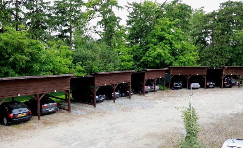 Zdjęcie parkingu Jasionka Parking | Park & Fly Rzeszów Rzeszów lotnisko